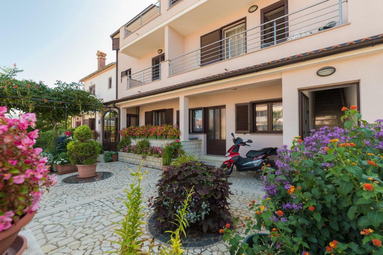 Kamelija Apartment Rovinj Exterior photo